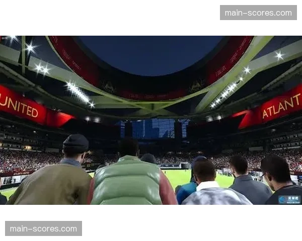 场边镜头捕捉到亚特兰大助教实时记录对方攻防转换方向的平板电脑